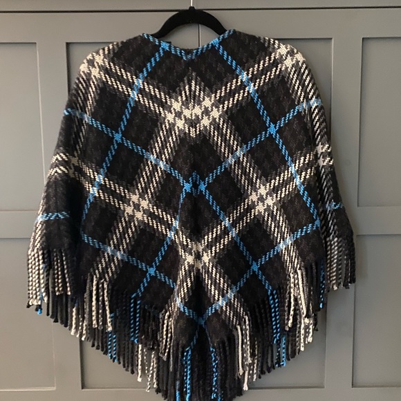 Burberry Plaid Poncho - Picture 2 of 4